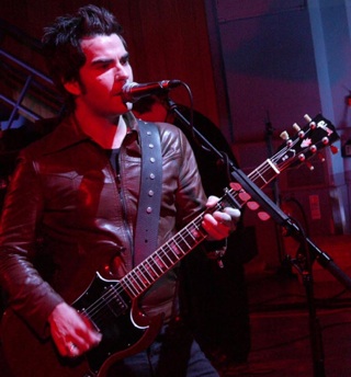 KELLY JONES of THE STEREOPHONICS